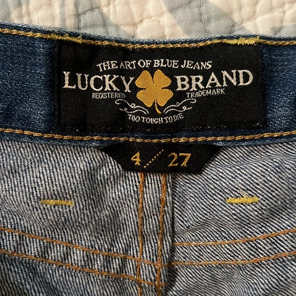 Size 4/ 27 Lucky Brand Riley Cut off Shorts Great condition women’s - Picture 2 of 5